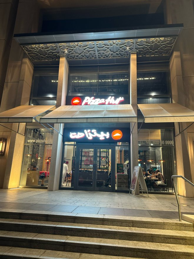 Pizza Hut outlet interior works